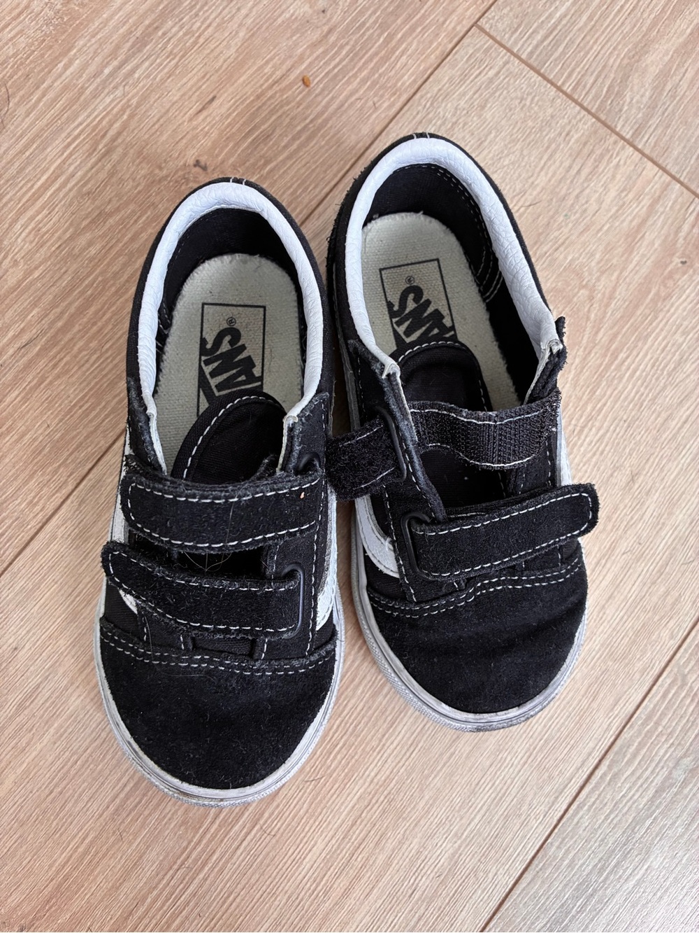 Vans Kids Black & White Suede Velcro Sneakers size 9c